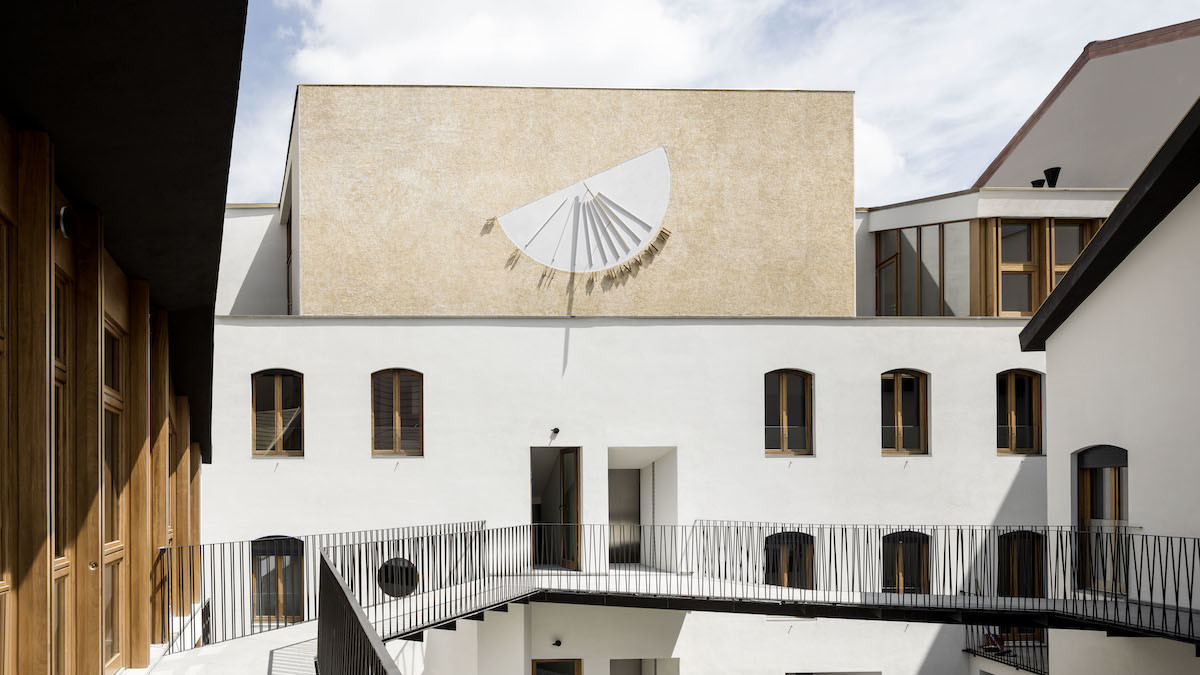 De amicis architetti via canonica 79 refurbishment milan traditional milanese building sundime