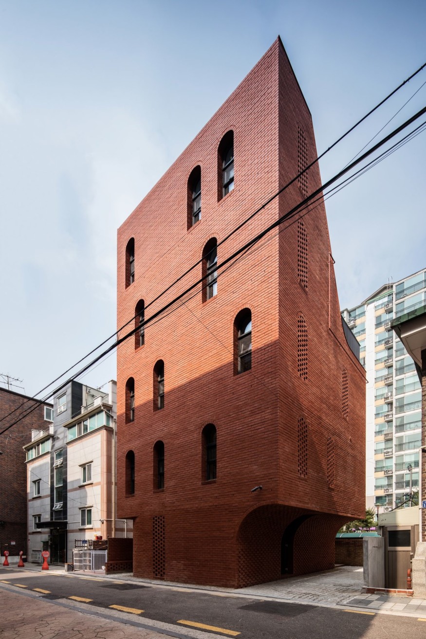 Five story house - stpmj Architecture - isplora magazine - AIA awards 2020