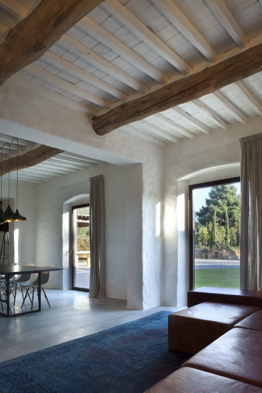 MIDE-Architetti-lucca-farmhouse--interior-window-isplora