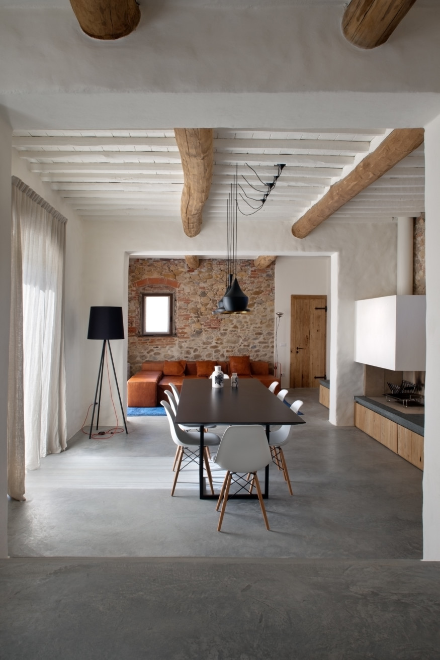 MIDE-Architetti-lucca-farmhouse-table-interior-isplora